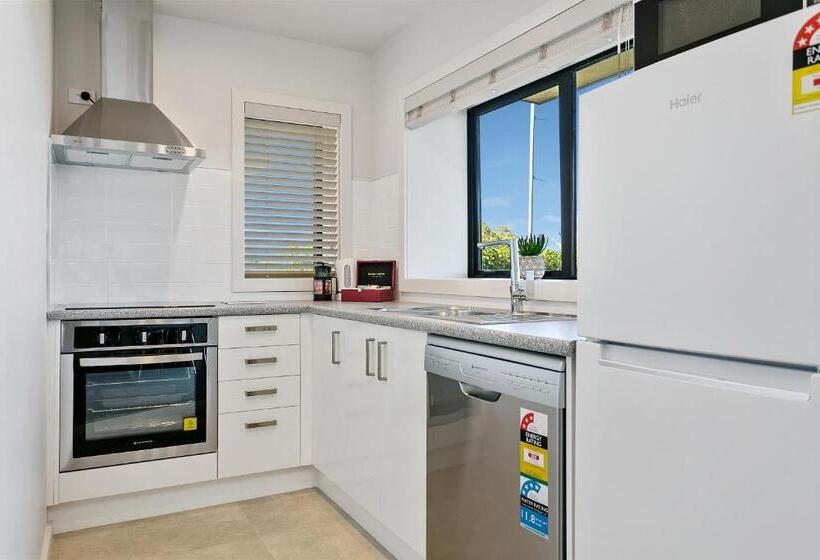 ファミリールーム, Acacia Lake View Motel