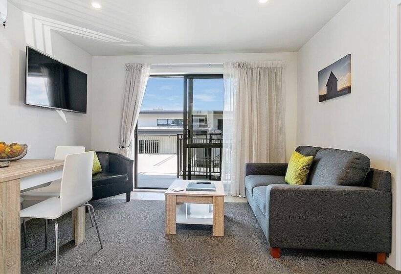 ファミリールーム, Acacia Lake View Motel