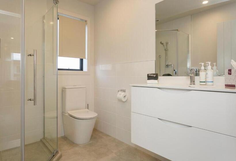 ファミリールーム, Acacia Lake View Motel