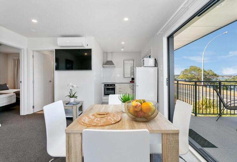 ファミリールーム, Acacia Lake View Motel