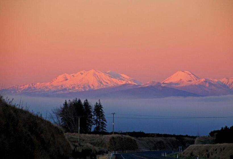 Standard studio with lake view, Acacia Lake View Motel