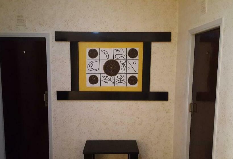 スタンダードトリプルルーム, Aquilano