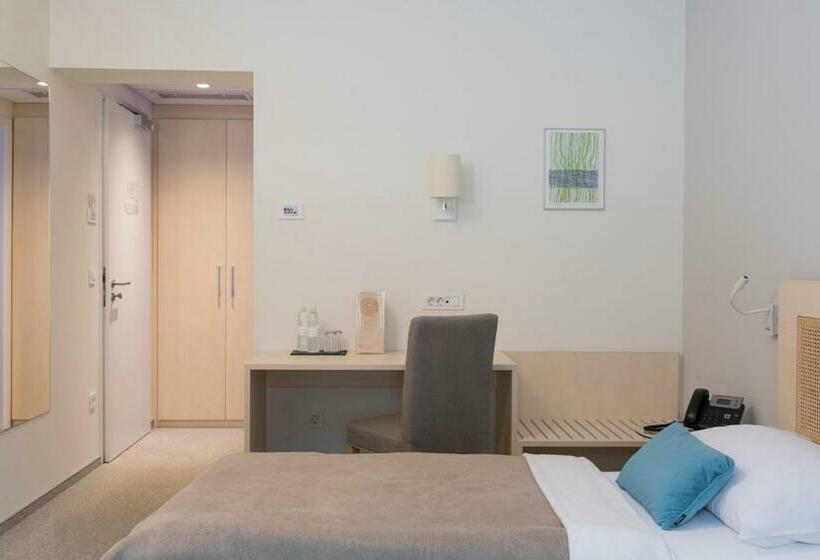 اتاق سوپریور, Art