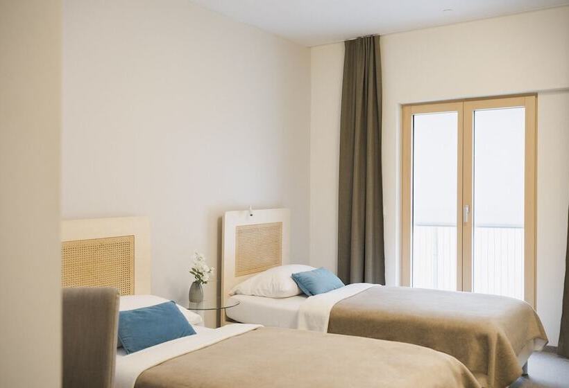 اتاق پرمیوم, Art