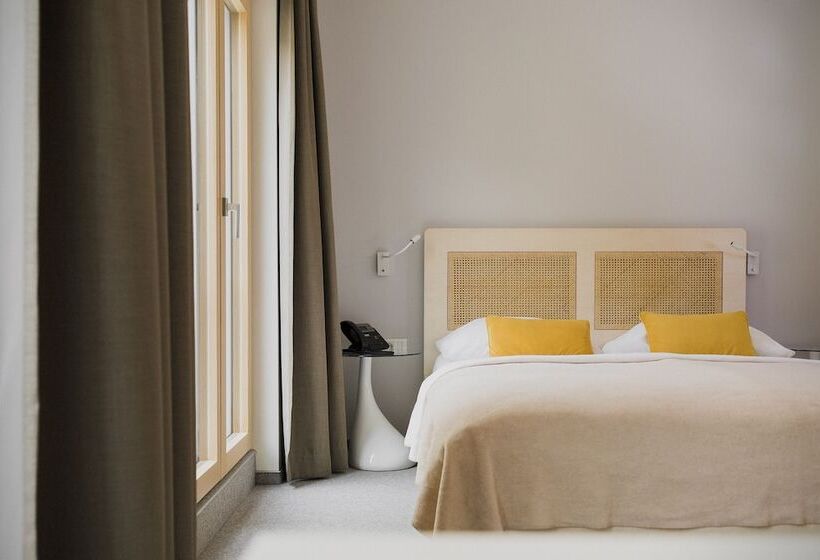 اتاق سوپریور, Art