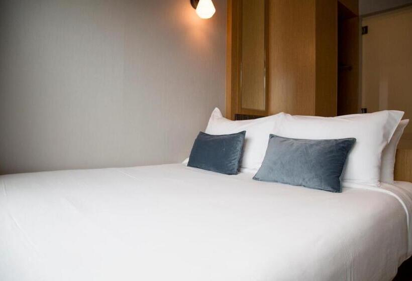 سوییت, Bencoolen@hong Kong Street