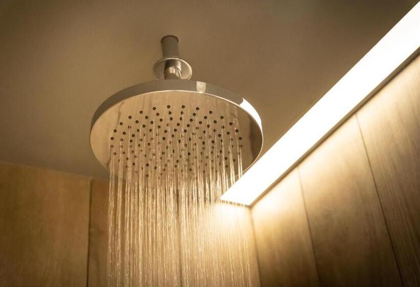 اتاق اجرایی با تخت بزرگ, Bencoolen@hong Kong Street