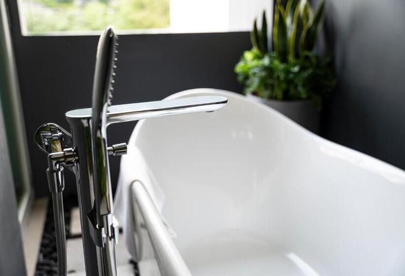 اتاق پرمیوم, Bencoolen@hong Kong Street