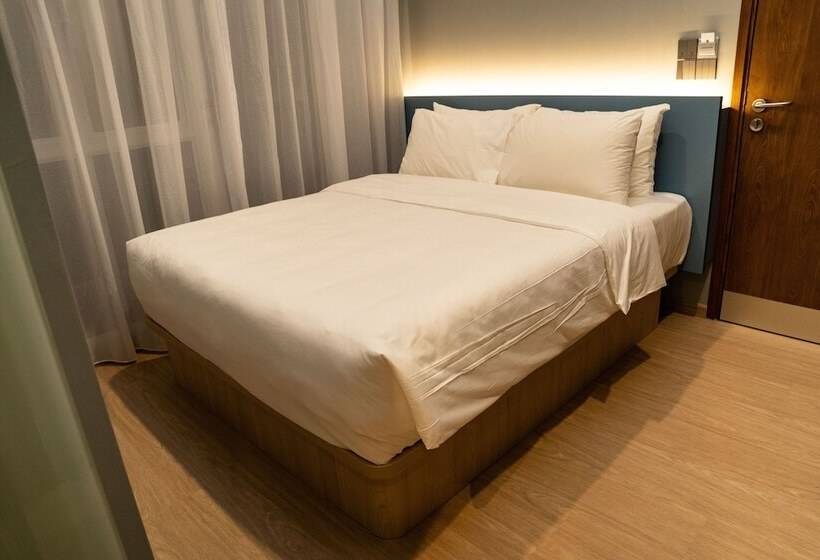 اتاق لوکس, Bencoolen@hong Kong Street