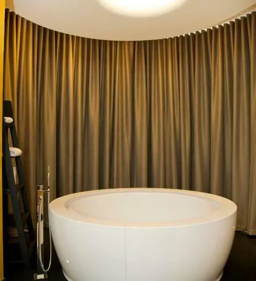 سوئیت با وان آب گرم, Hugo S Boutique Hotel   Adults Only