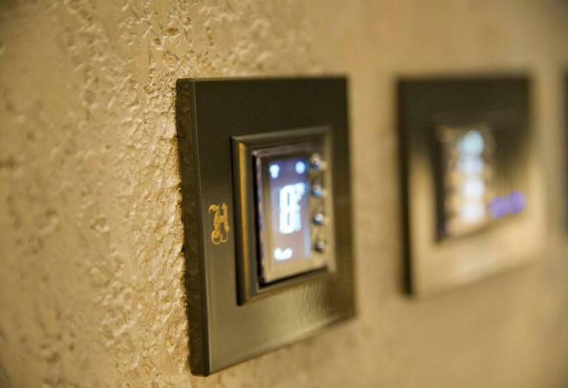 سوئیت با وان آب گرم, Hugo S Boutique Hotel   Adults Only