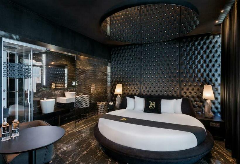 سوییت سوپریور, Hugo S Boutique Hotel   Adults Only