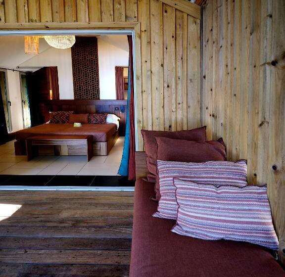 بنگله خانوادگی, Le Jardin Maore