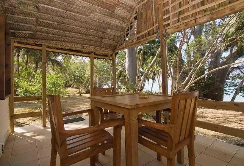 بانگلوی استاندارد, Le Jardin Maore