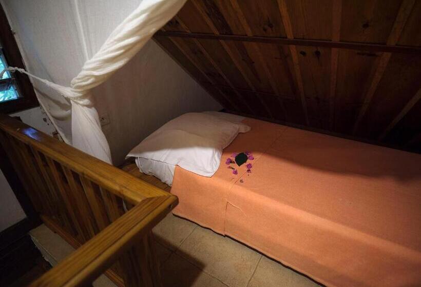 بانگلوی سوپریور, Le Jardin Maore