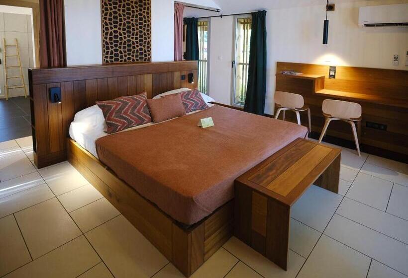 بنگله خانوادگی, Le Jardin Maore