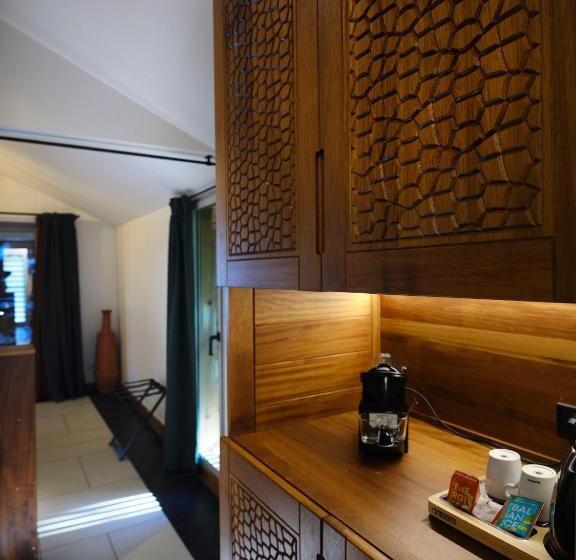 بنگله خانوادگی, Le Jardin Maore