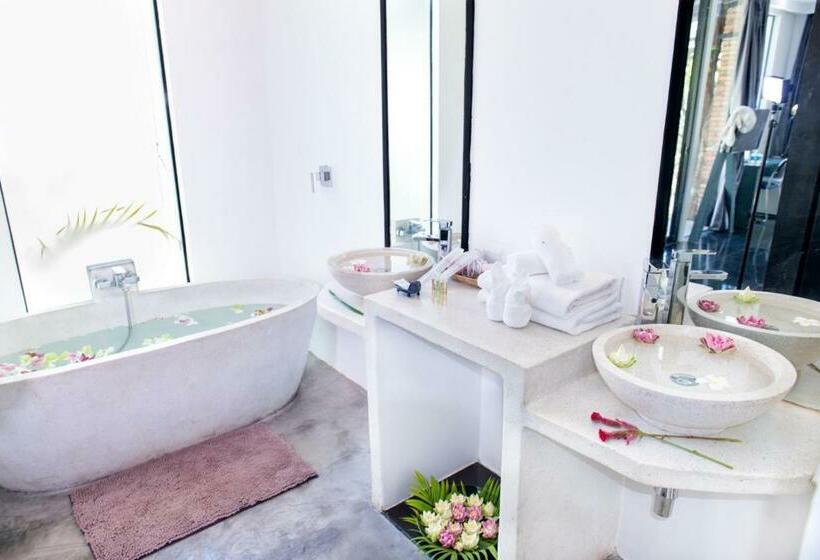 Номер Deluxe с Террасой, Maison Gen Angkor