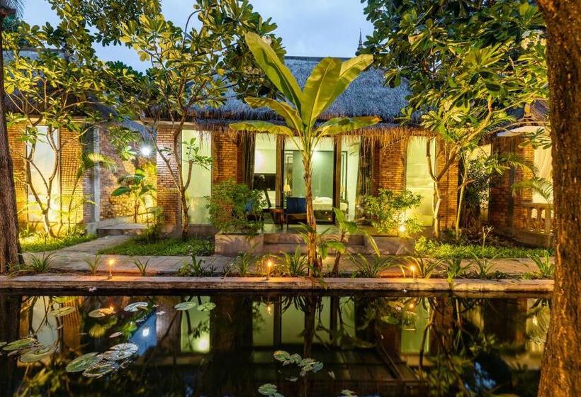 Номер Deluxe с Террасой, Maison Gen Angkor