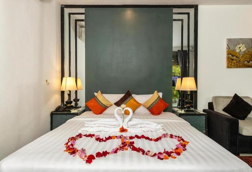 Номер Deluxe с Террасой, Maison Gen Angkor