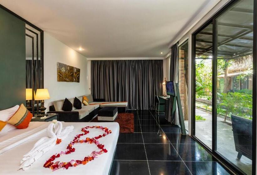 Номер Deluxe с Террасой, Maison Gen Angkor