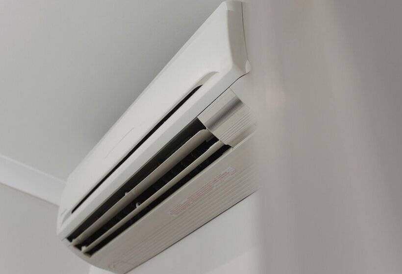 豪华单人间, The Tudor Inn