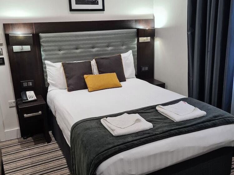 Quarto Triplo Deluxe, The Tudor Inn