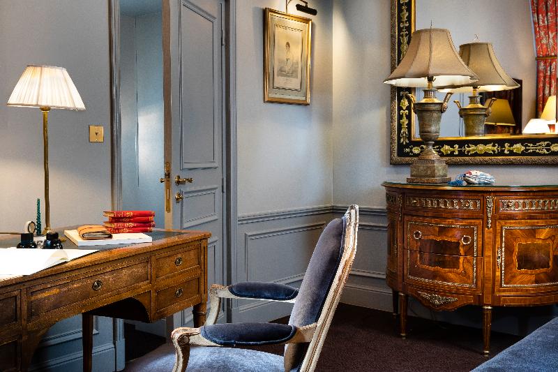 豪华单人间, The Tudor Inn