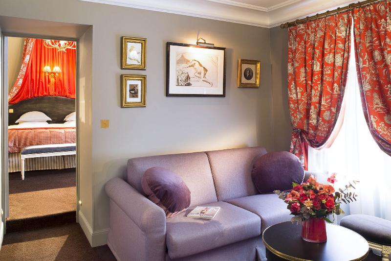 豪华单人间, The Tudor Inn