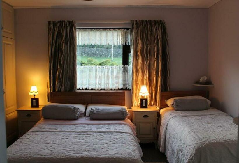 Трехместный Номер Стандарт Вид на Сад, Marguerite S B&b