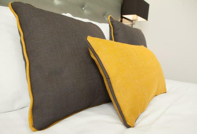 豪华房间, The Tudor Inn