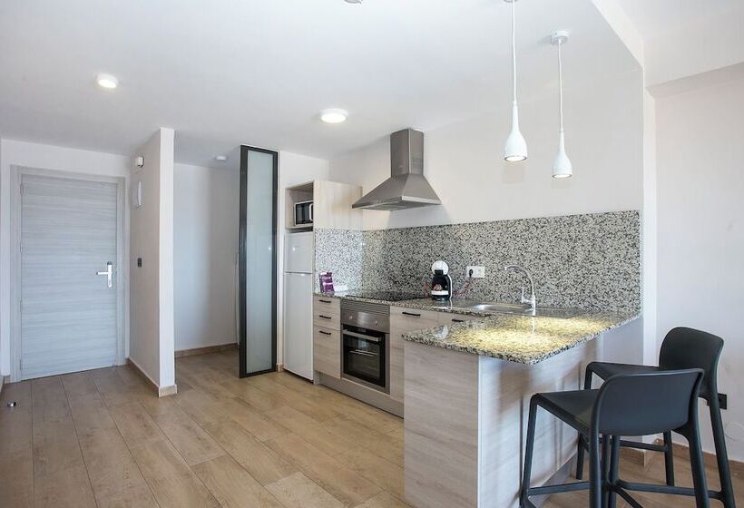 1 Bedroom Deluxe Apartment Sea View, Apartamentos Odysea By Apartamentos Valentia