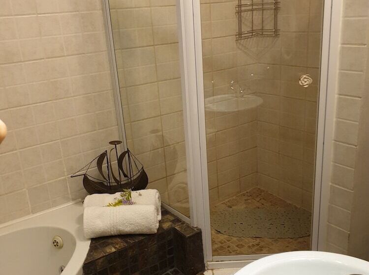 デラックスルーム, Belurana River Manor