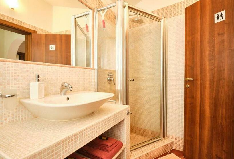 اتاق استاندارد, La Villetta