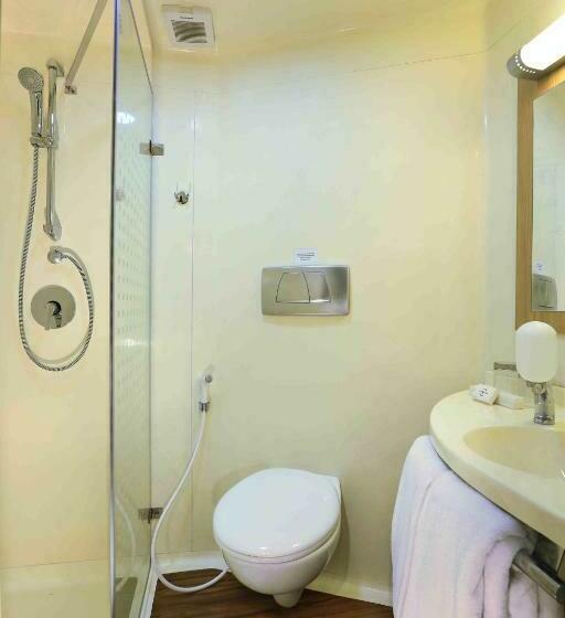 디럭스 룸, Cordela Hotel Cirebon