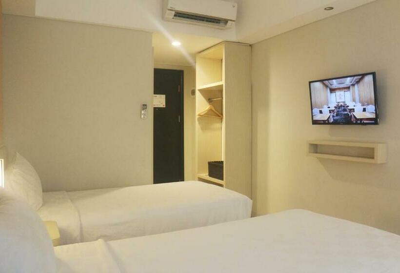 Номер Deluxe, Cordela Hotel Cirebon