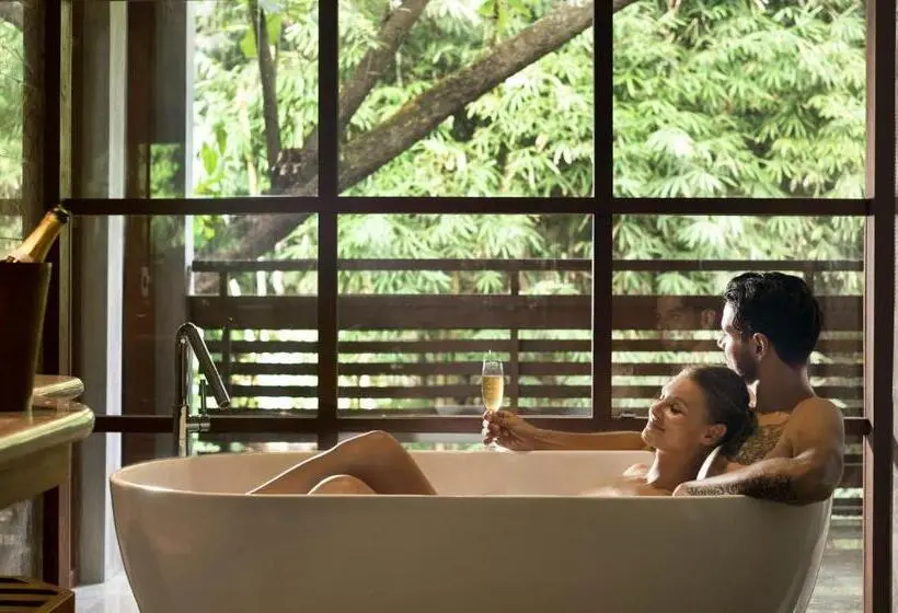 Juniorsviitti Parveke, Adiwana Resort Jembawan