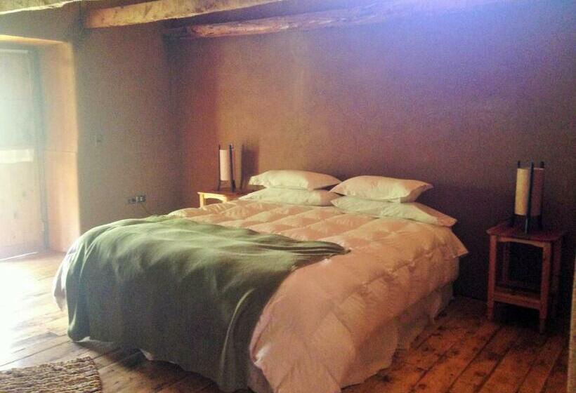 غرفة قياسية, Casona Distante