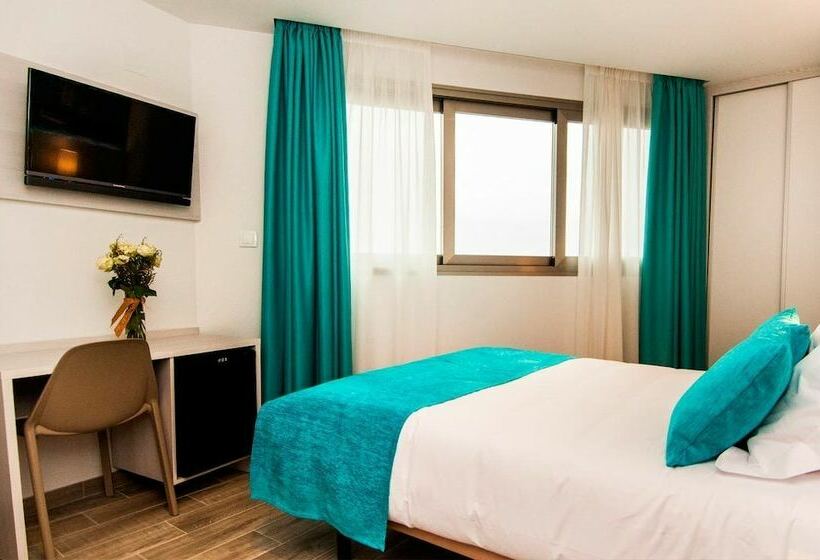 标准三人间, Censal