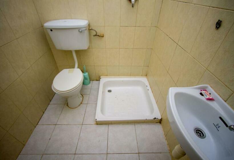 اتاق استاندارد یک نفره, Jinja Safari