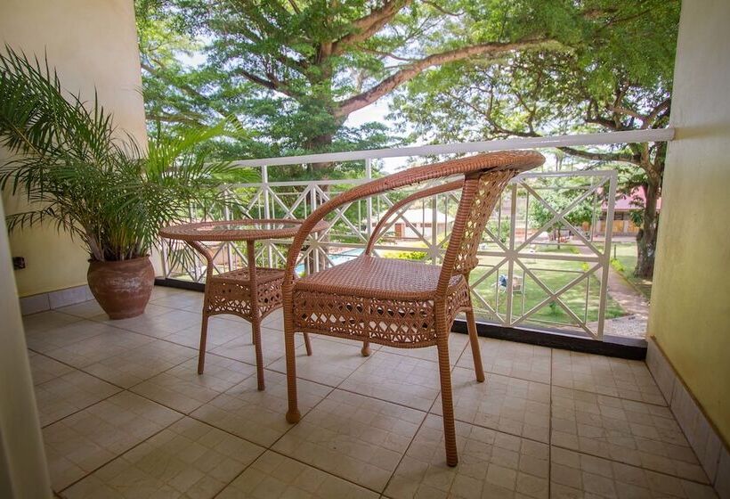 اتاق استاندارد, Jinja Safari