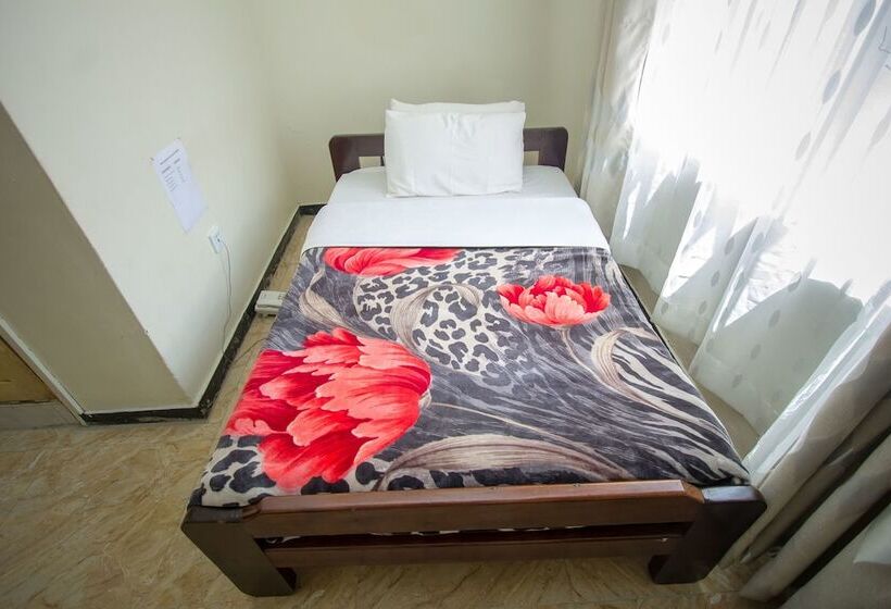 اتاق استاندارد یک نفره, Jinja Safari