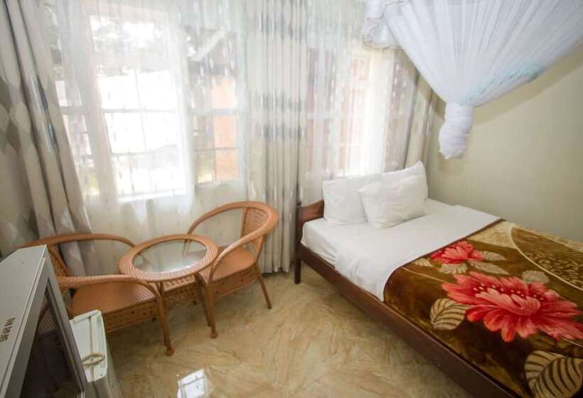 اتاق استاندارد یک نفره, Jinja Safari