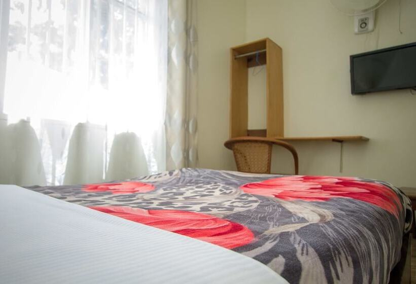 اتاق استاندارد یک نفره, Jinja Safari