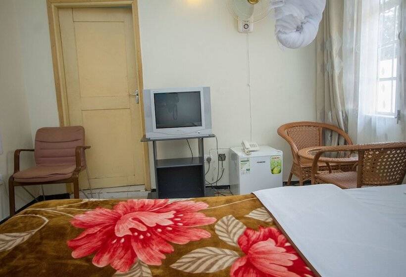 اتاق استاندارد یک نفره, Jinja Safari