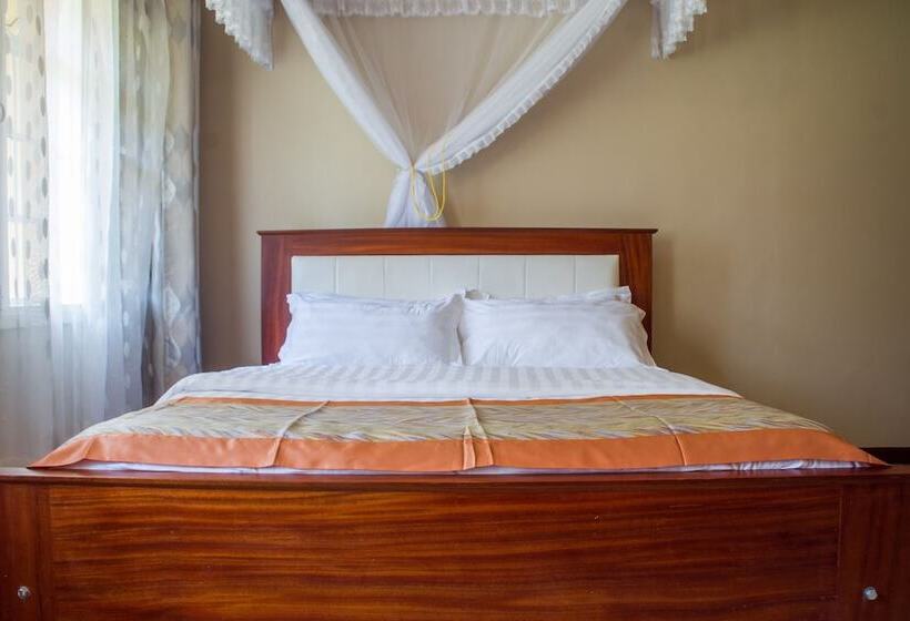 اتاق خانوادگی, Jinja Safari