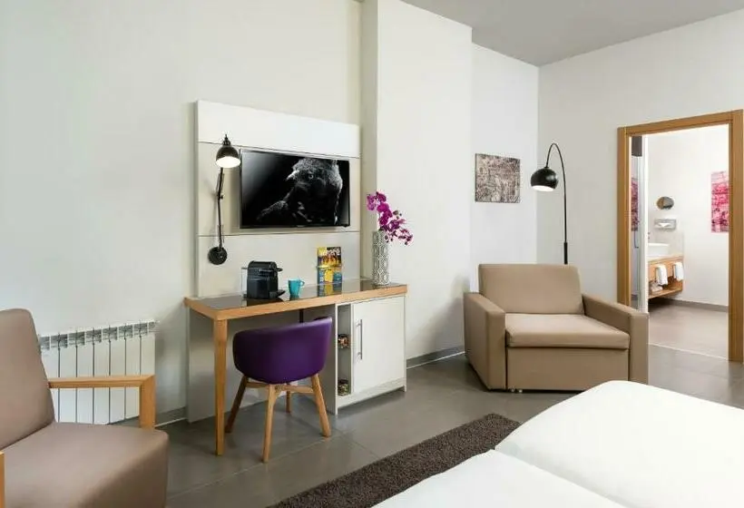 اتاق لوکس سه تخته, Nyx Hotel Milan By Leonardo Hotels