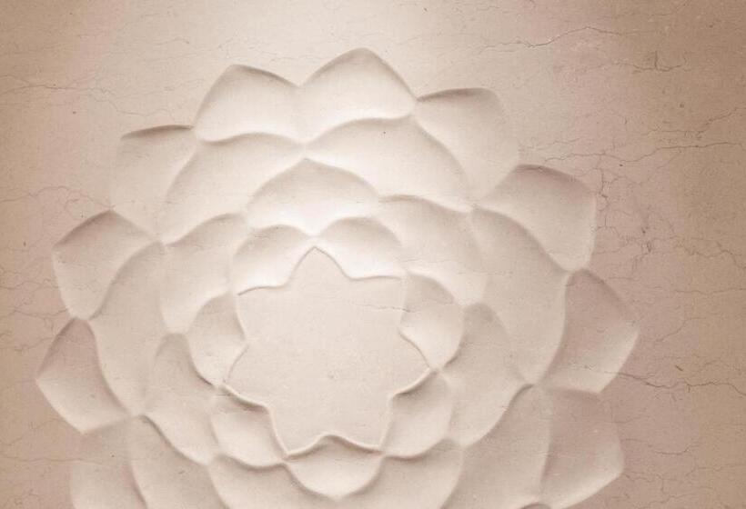 Deluxe Room King Size Bed