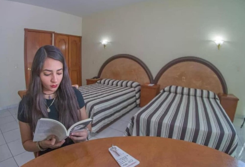 标准间, Plaza Sahuayo