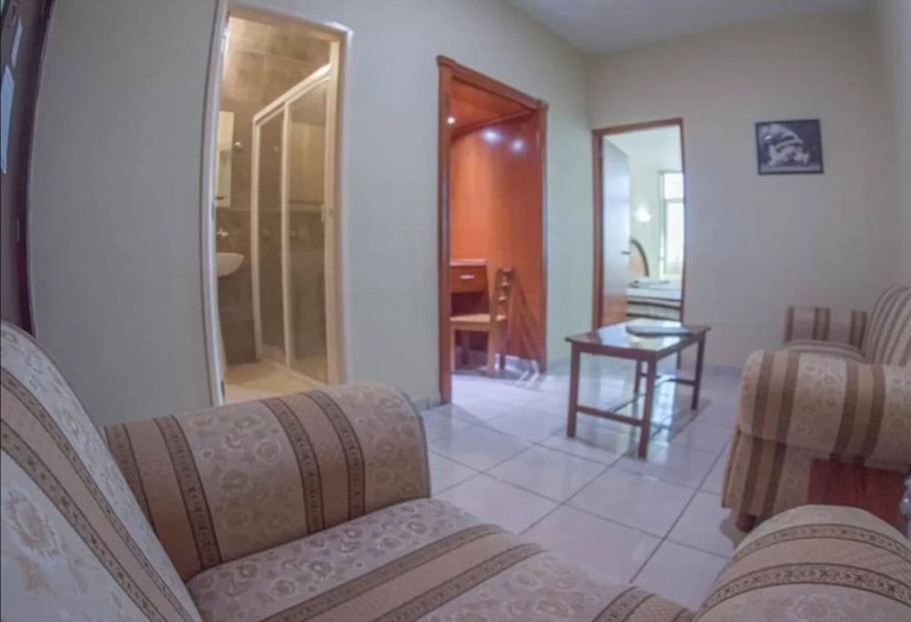 家庭间, Plaza Sahuayo